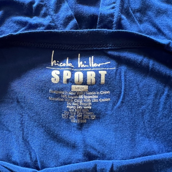 Nicole Miller Sport Split Back Top - Picture 13 of 14